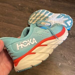 Women Hoka Shoes size 9 like new